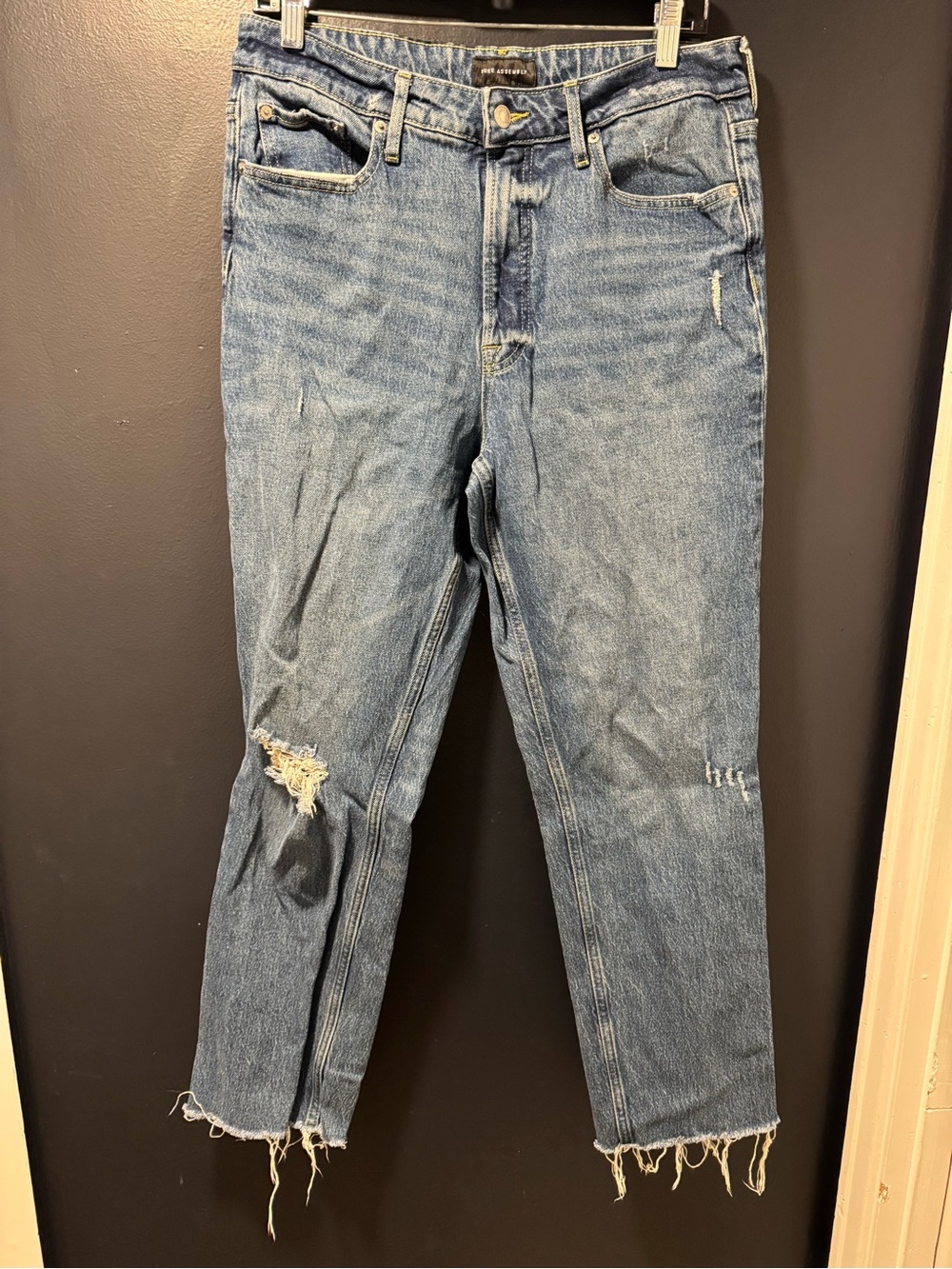 Free Assembly Women’s Distressed Raw Hem Jeans Size 10 Medium Wash Denim